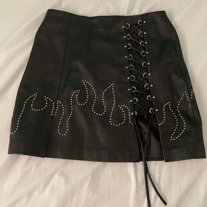 EAVES FIRE SKIRT IN BLACK